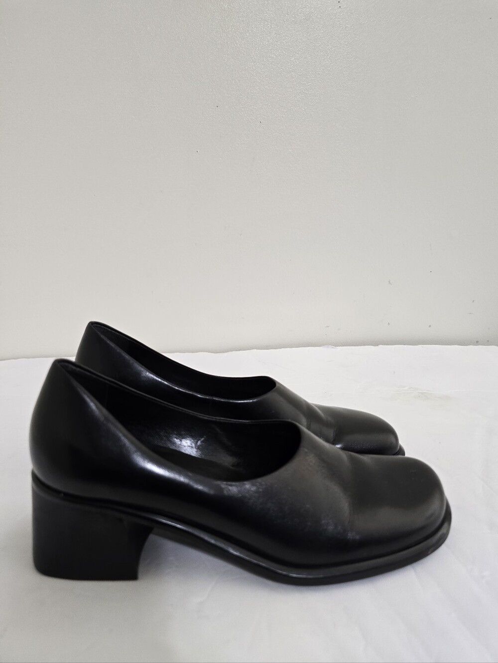 vintage 90s FRANCO SARTO size 8.5W Classic Leather 2" Block Heel Loafers Black